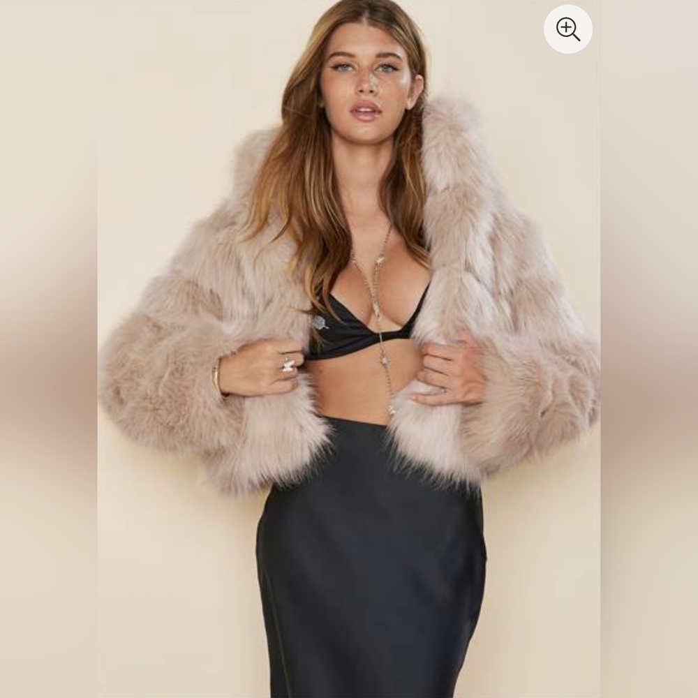 Venus fur coat